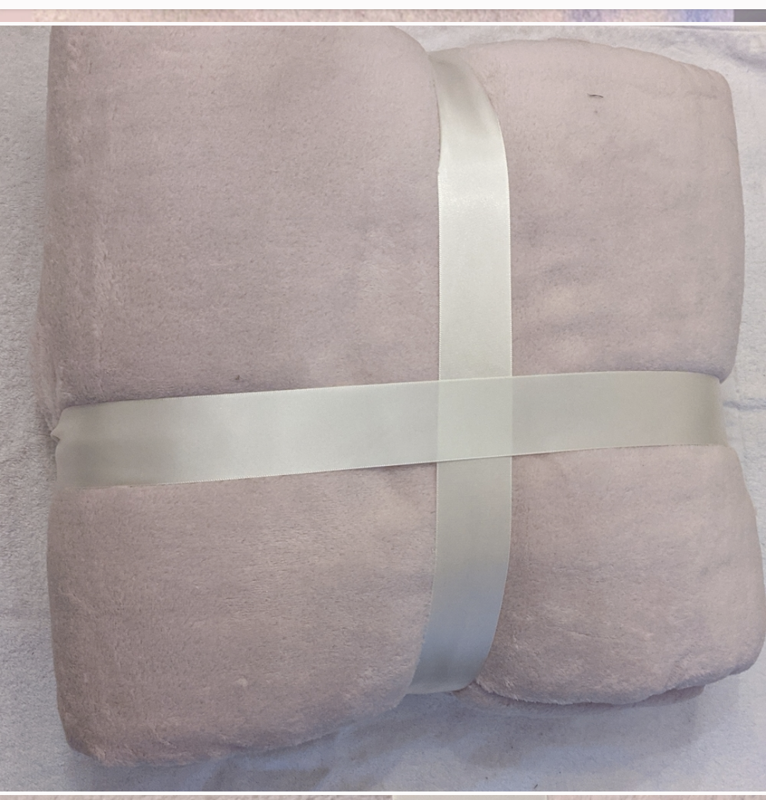 Ultra Soft Coral Pink Fleece Blanket image indicator(3)