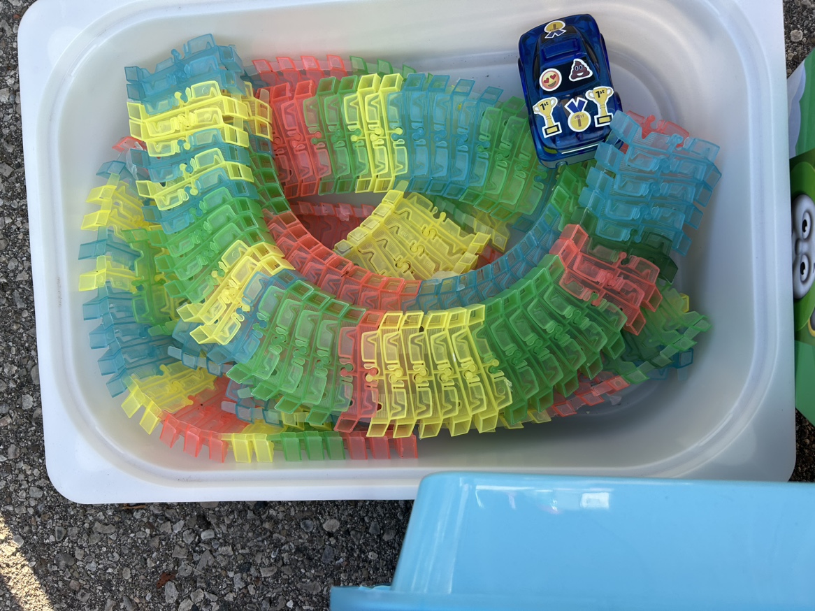 Garage sale - free stuff image indicator(3)