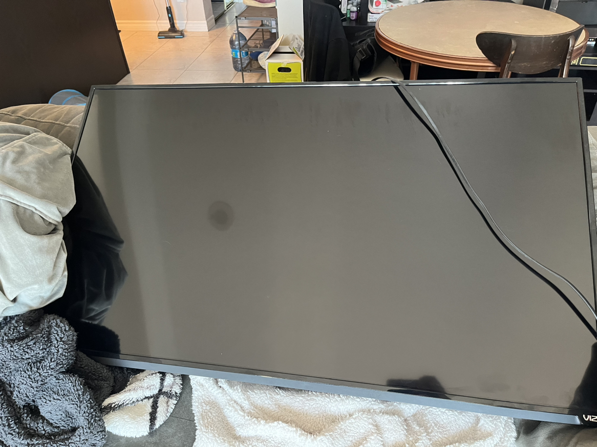 Vizio 50” smart tv and full motion wall mount thumbnail