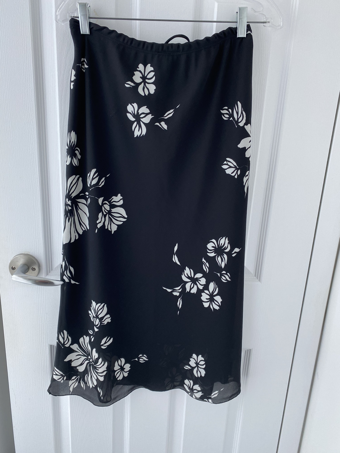 Black Flower Skirt 🌸 image indicator(2)