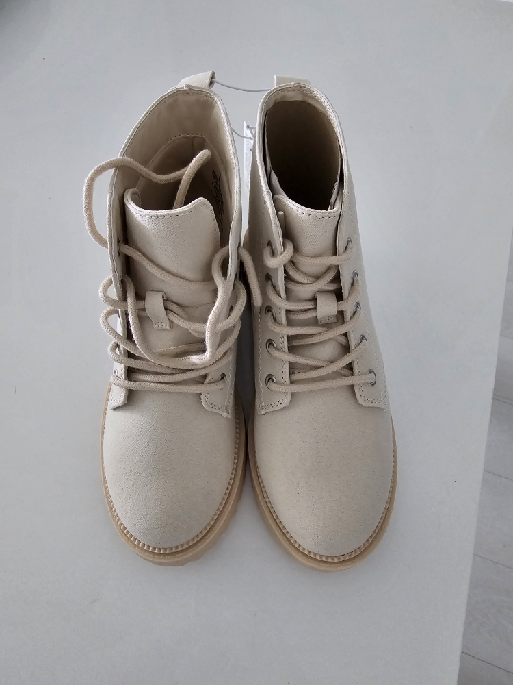 Girls combat boots beige size 2 image indicator(2)