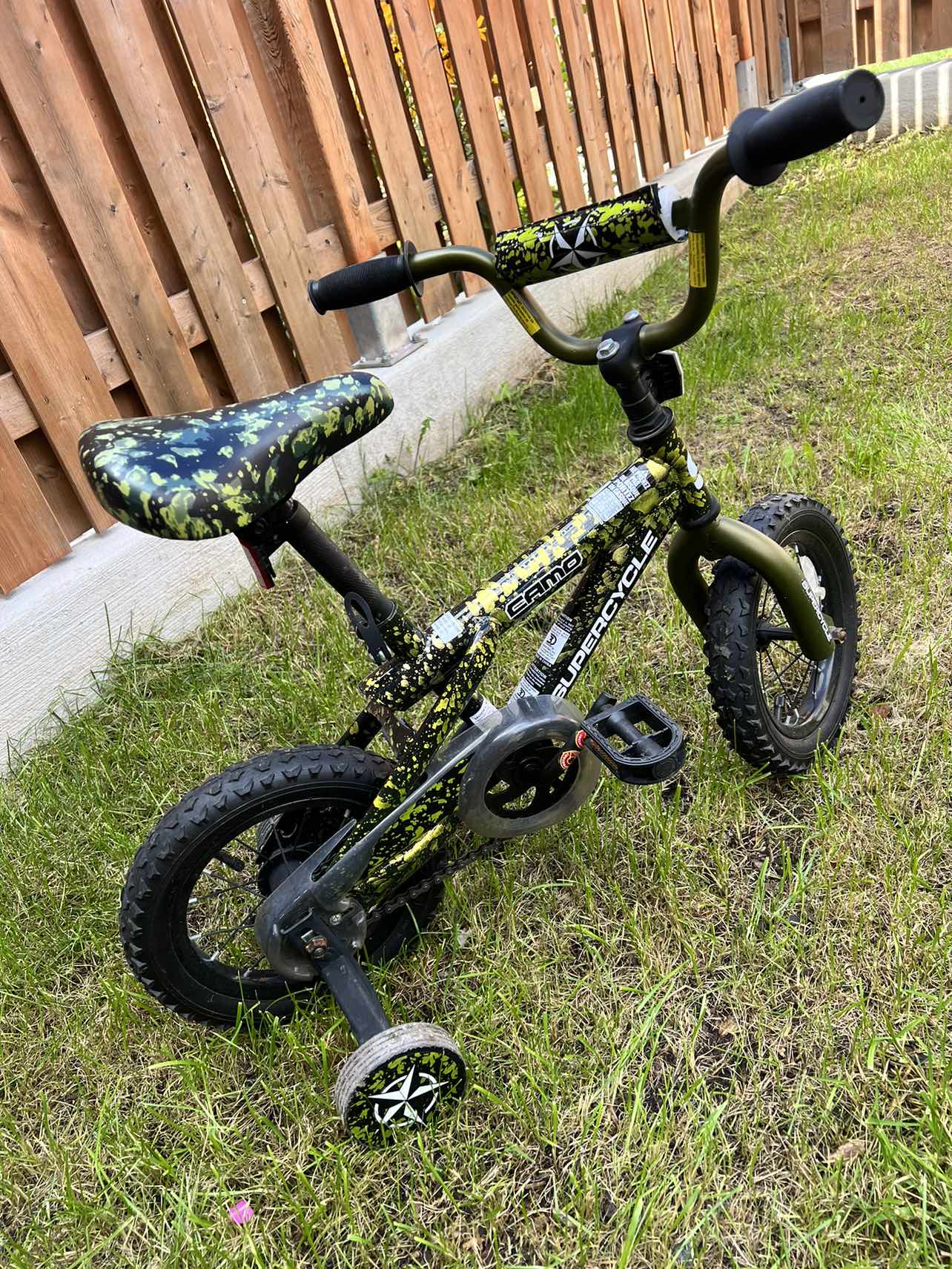 Bike with training wheels, 16-in - photo 5