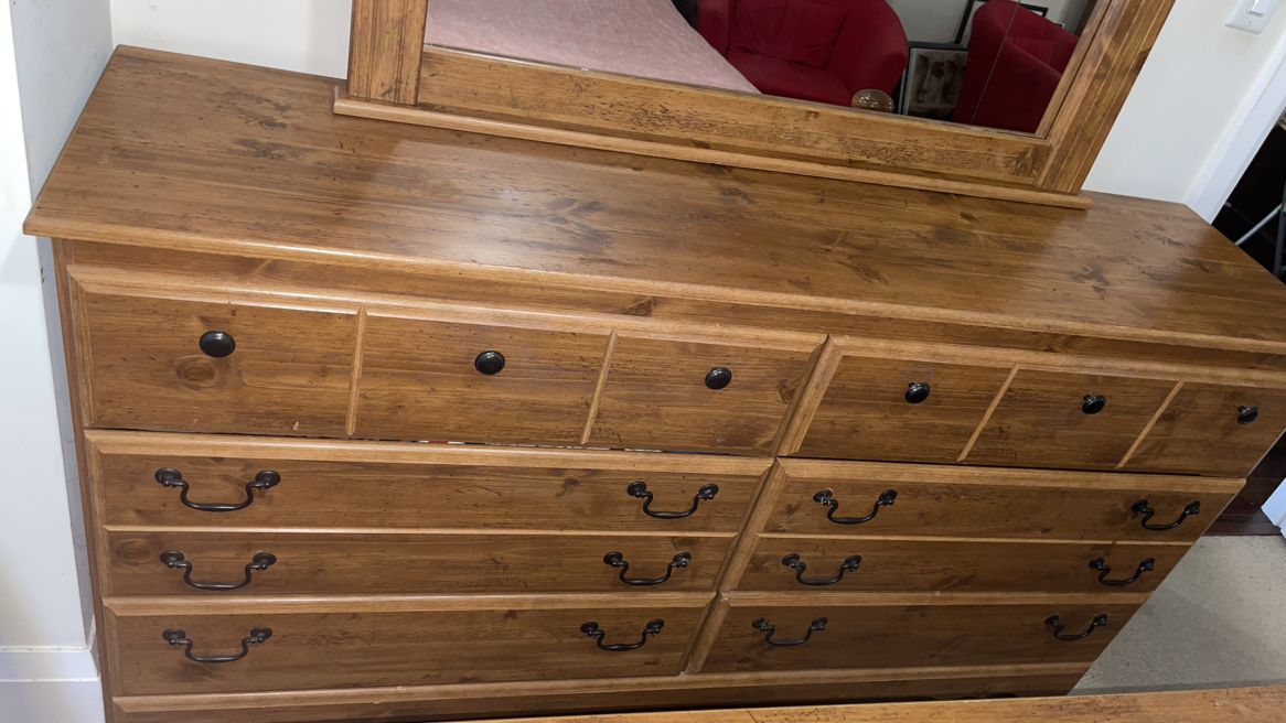Queen Bed Set (Bed-Night Stand-Dresser-Mirror) - photo 4