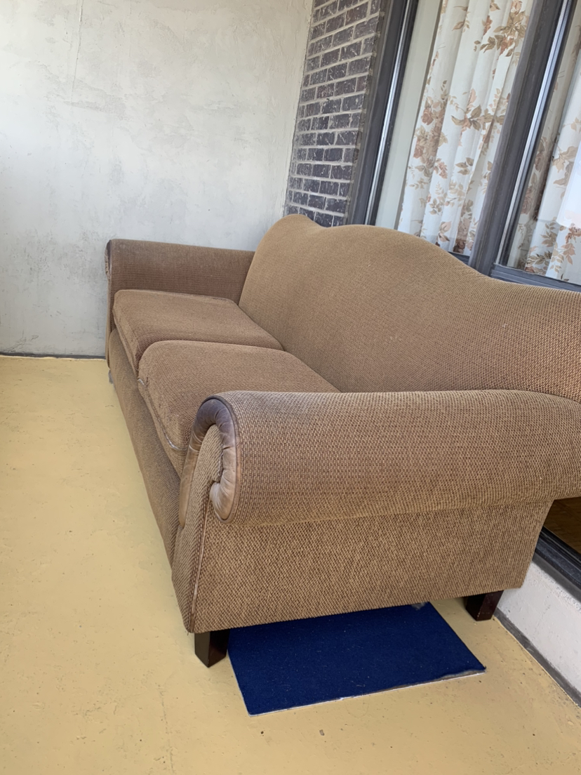 Couch/ loveseat - photo 2