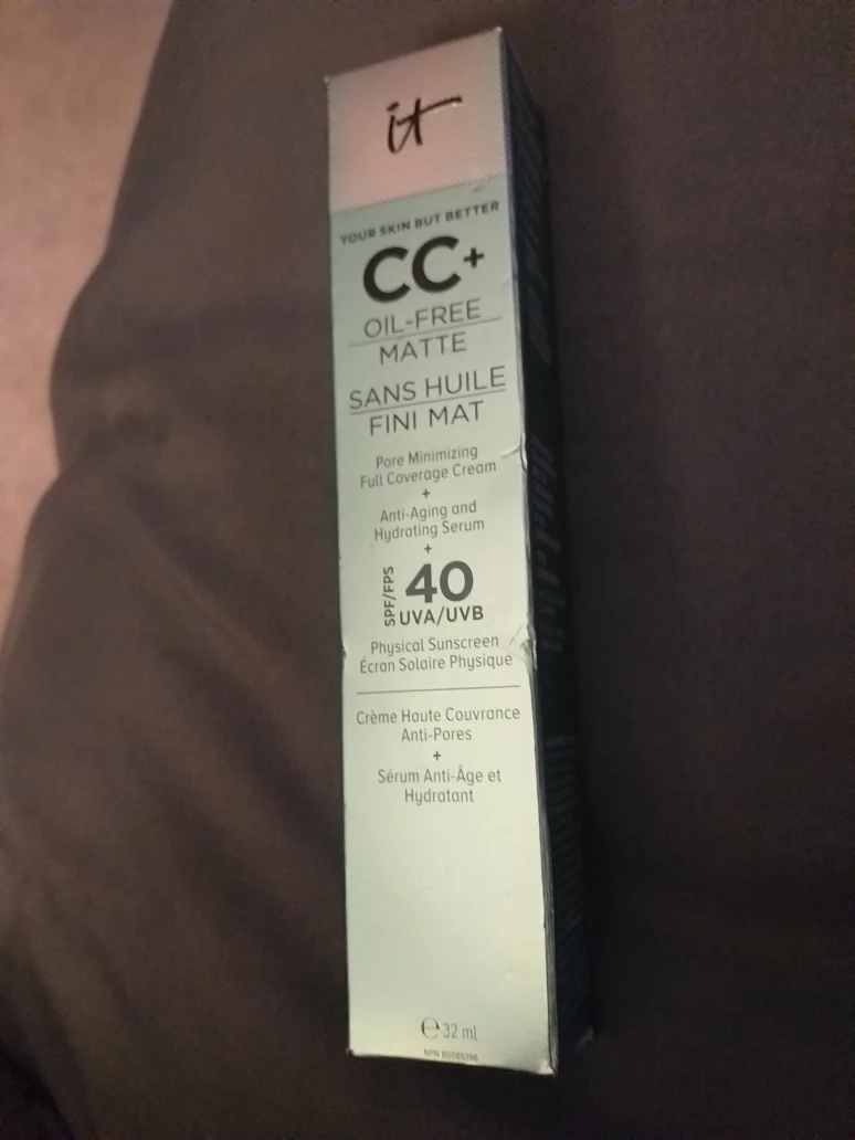 CC pore minimizing 40 SPF  light shade