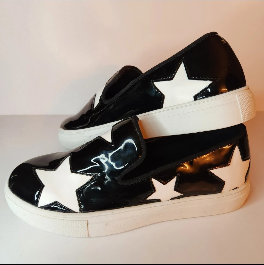 SPECTACULAR BLACK/WHITE PATENT SLIP ONS WITH STARS - photo 5