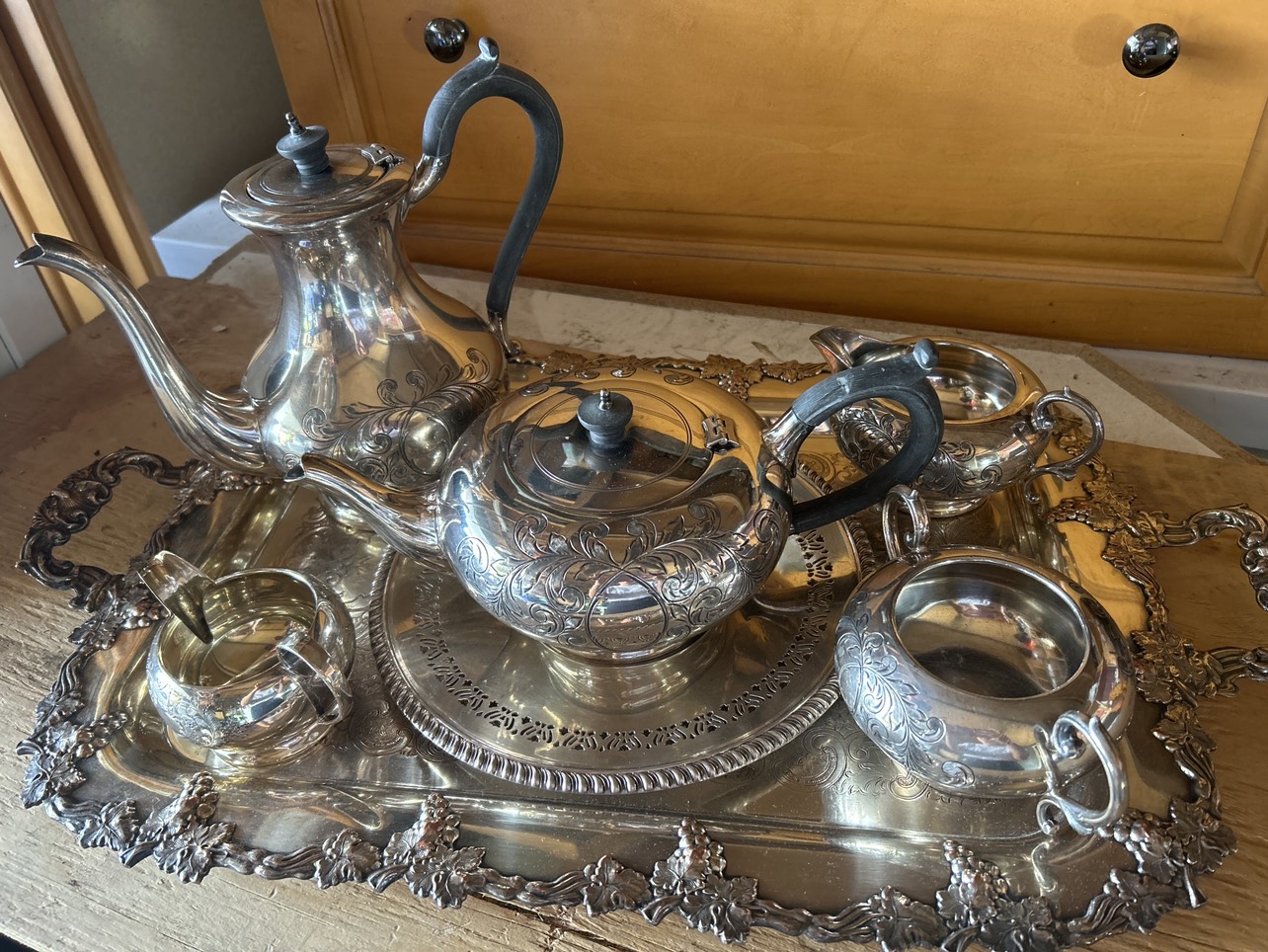 Tea set thumbnail
