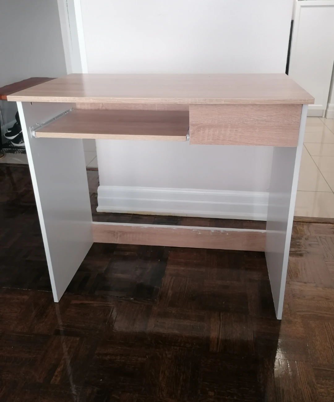 Kids desk