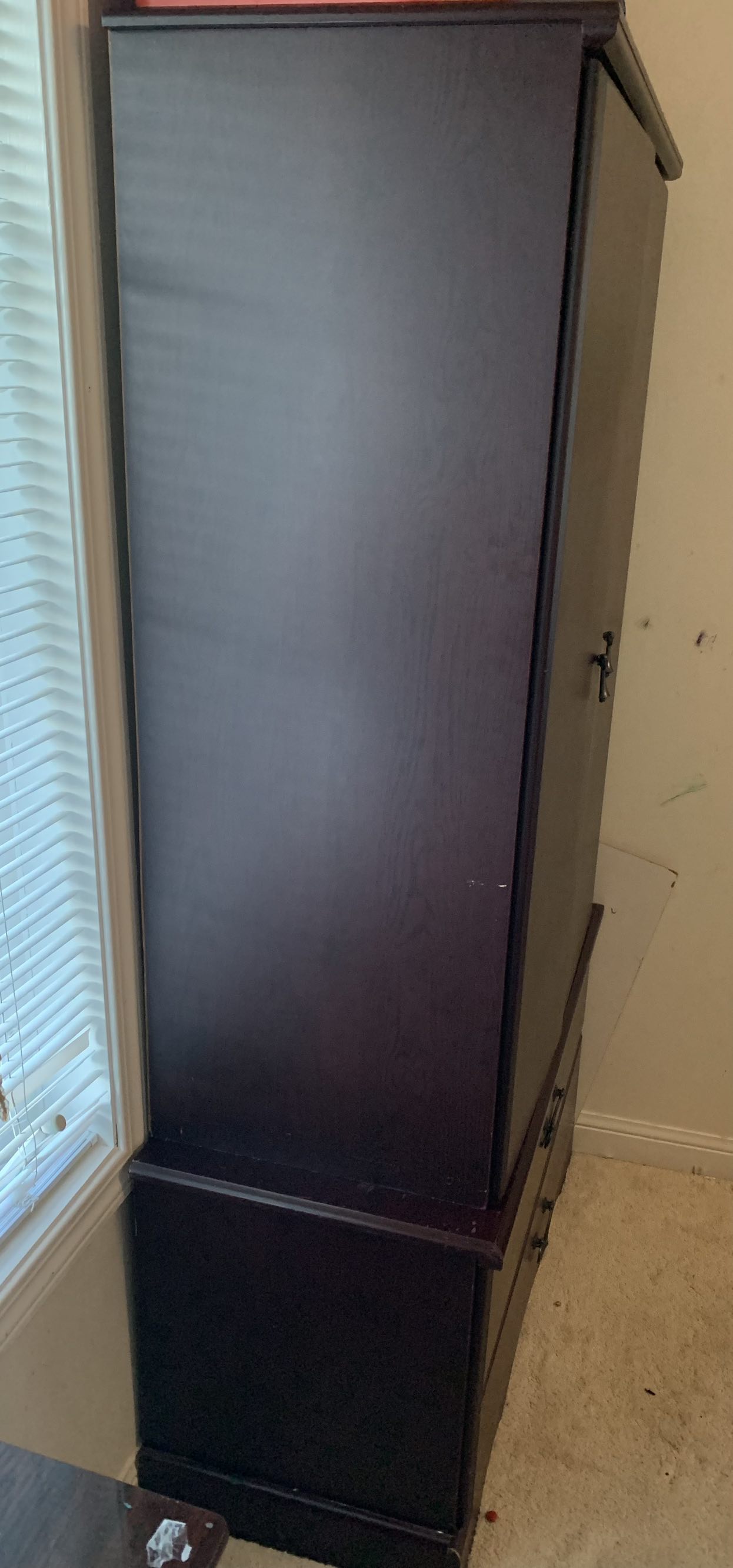 MOVING SALE!! Wardrobe/armoire, chest/6 drawers - photo 2