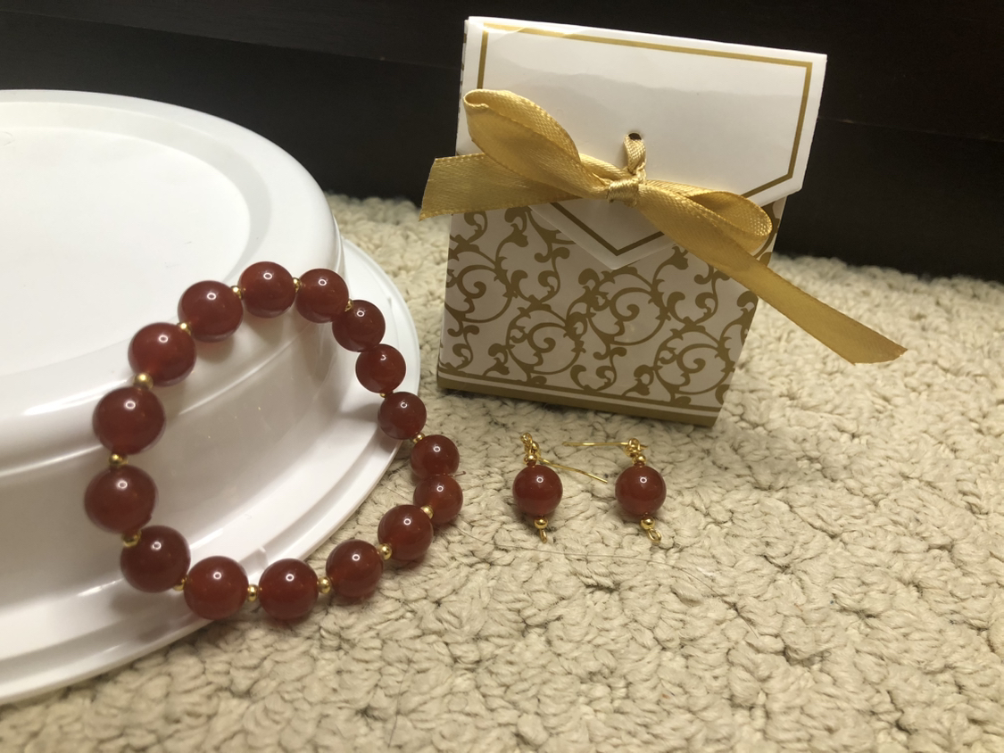 Hand made Red agate bracelet and earrings setbox image indicator(3)