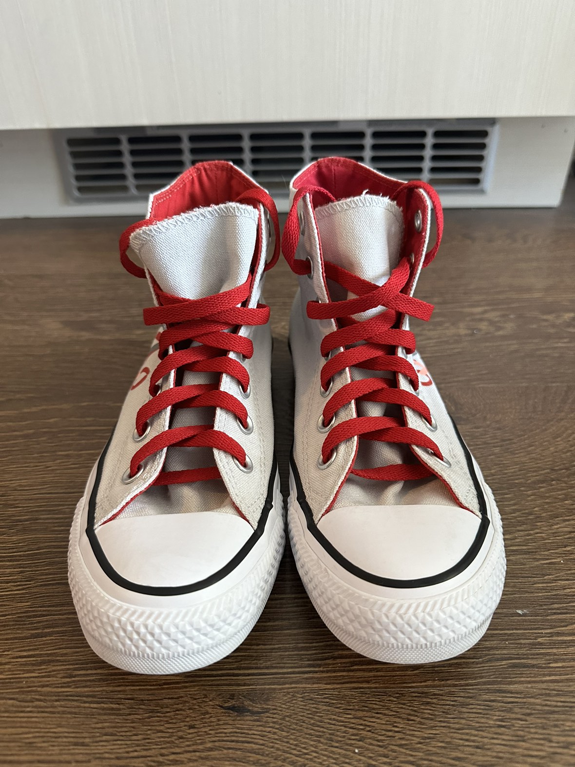 New Unique Converse High Top Sneakers Size 6.5 - photo 2