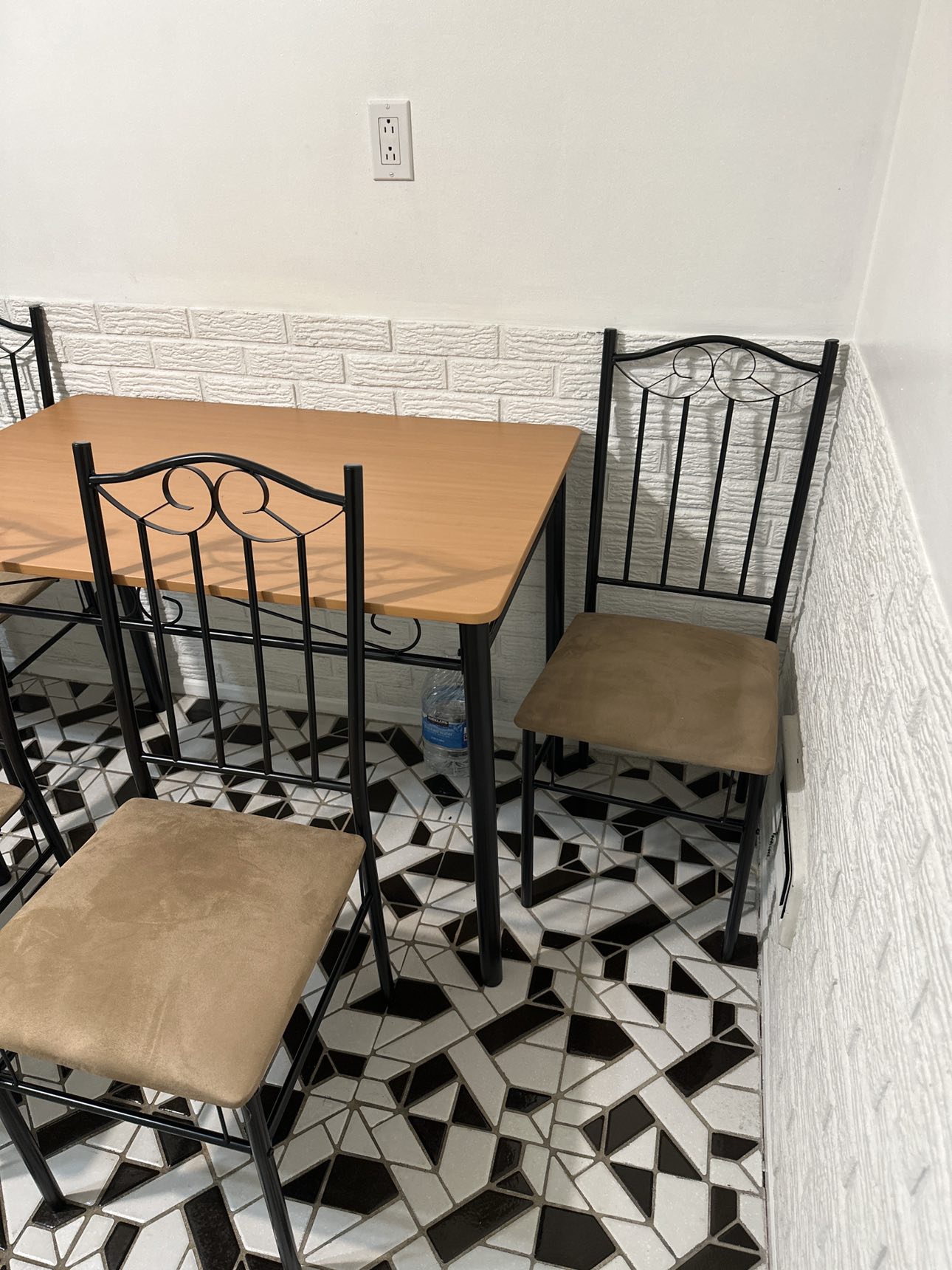 Kitchen table - photo 3