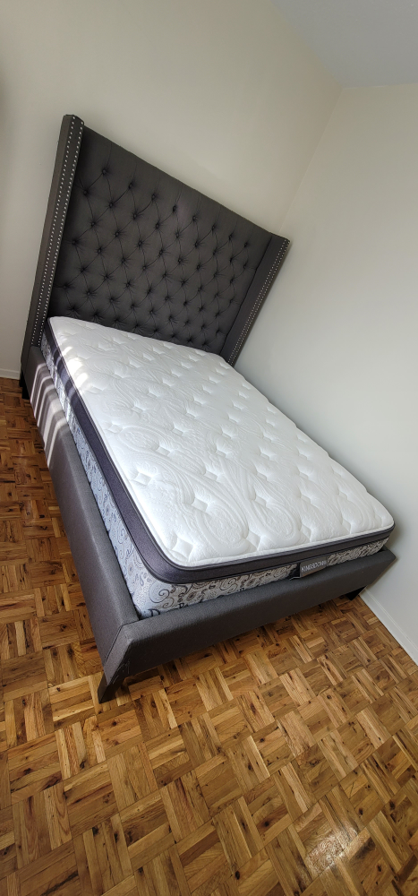 PICK UP ASAP Full bed frame with firm mattress