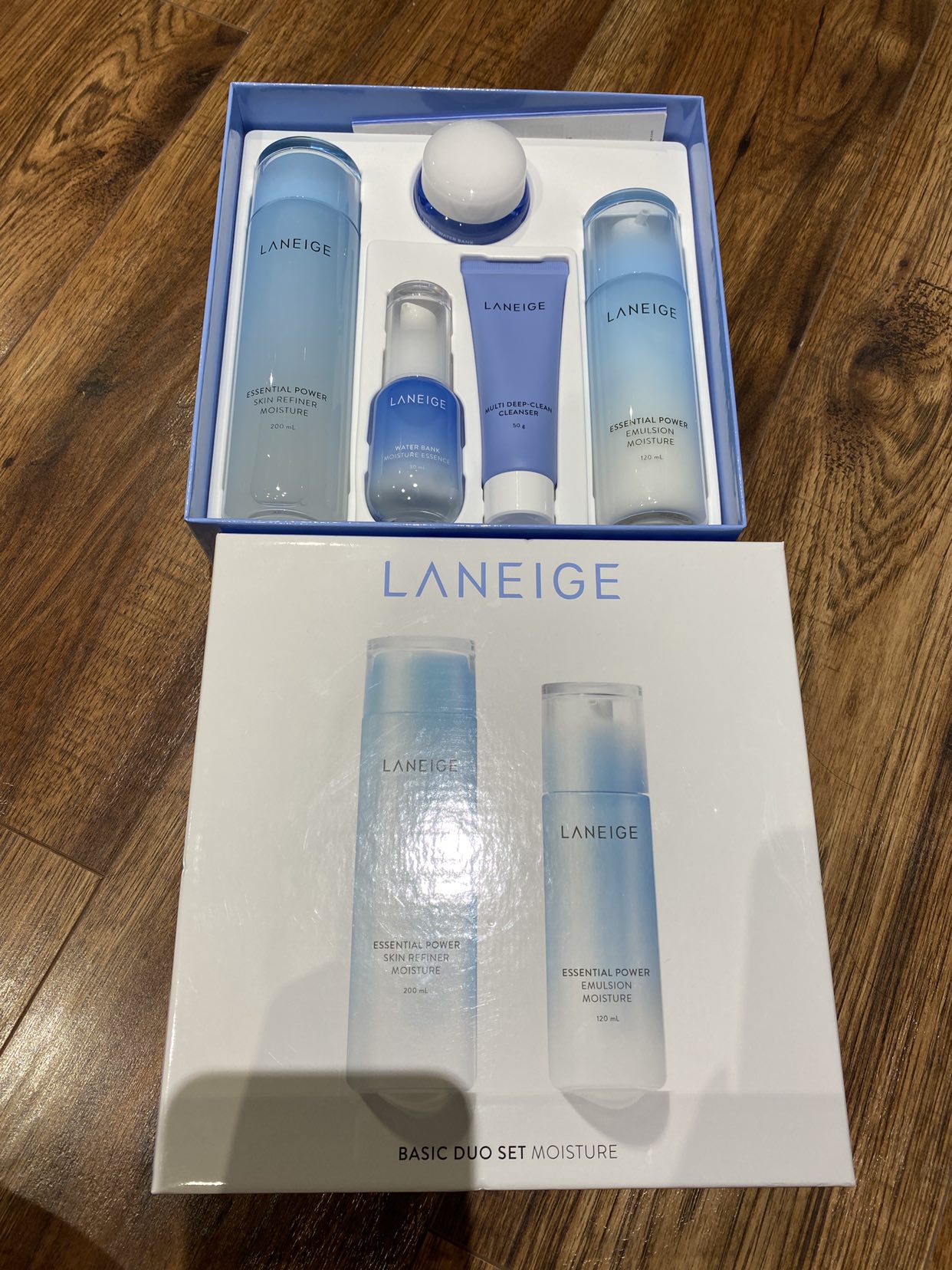 Laneige skin care set New 2024/10 expiry thumbnail