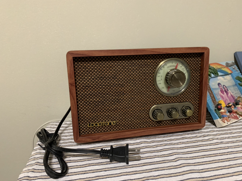 LoopTone Radio AM FM Vintage Radio with Bluetooth Play MP3 thumbnail