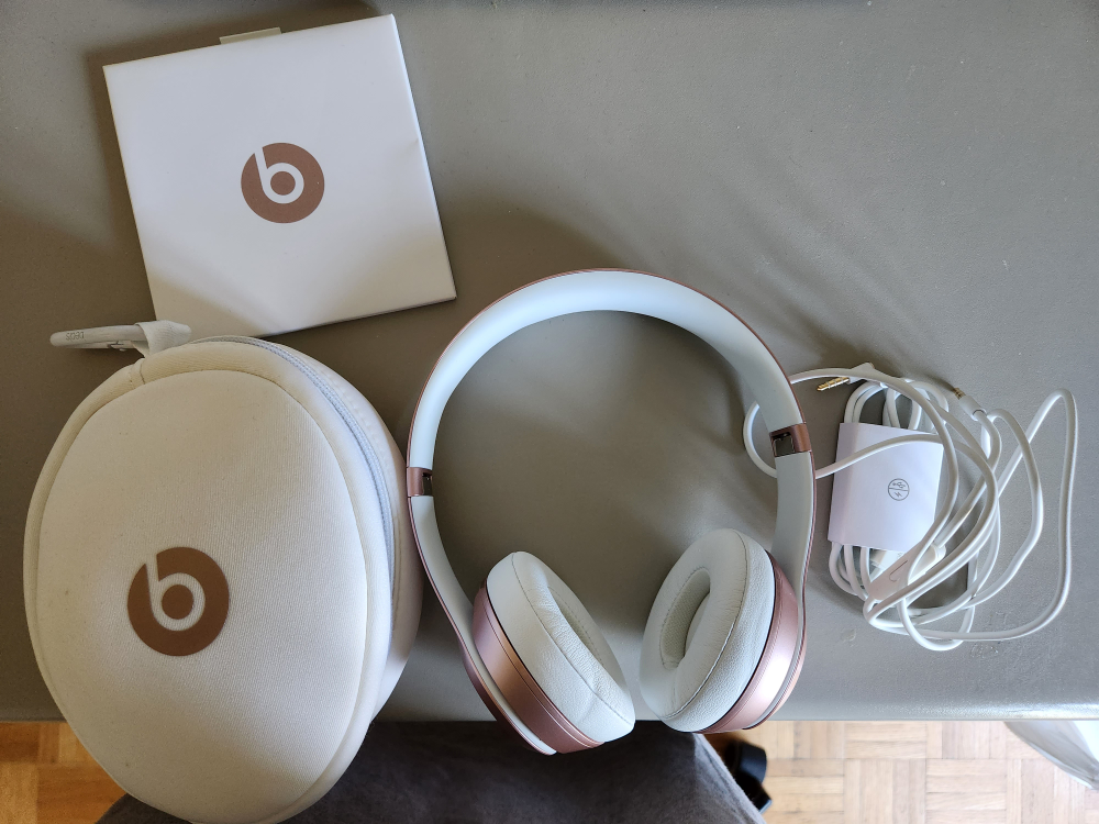Dr. dre headphone (wireless) thumbnail