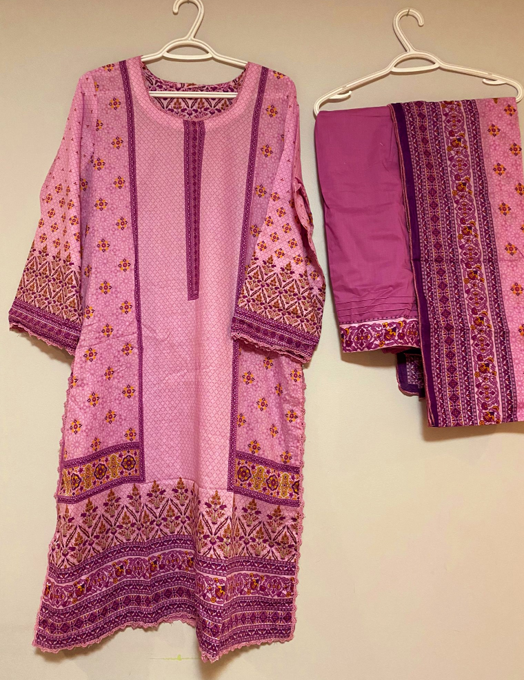 Pakistani Ladies Lawn Suits 3 Pieces Original SALINA Large Size image indicator(2)