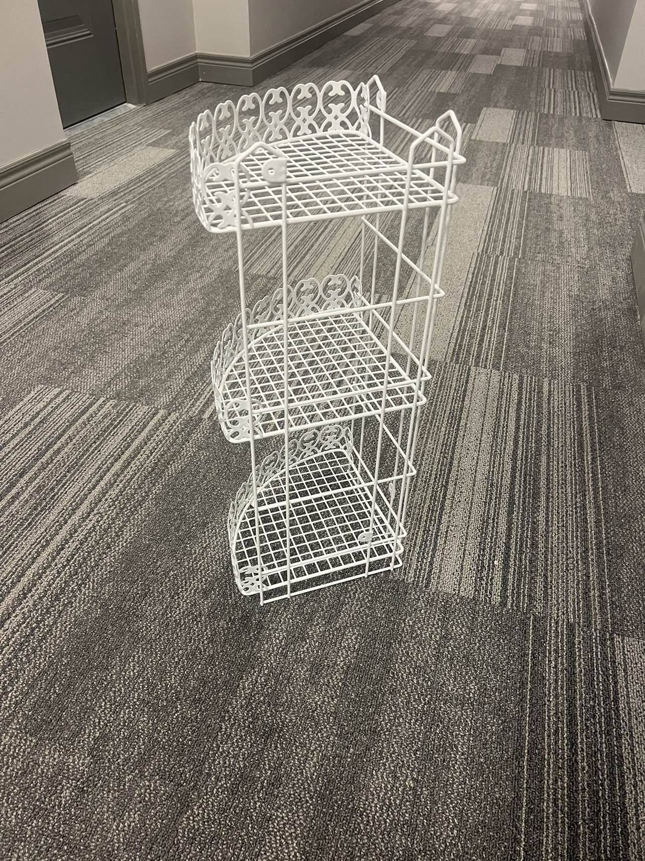 White 3-Level Corner Shelf image indicator(2)