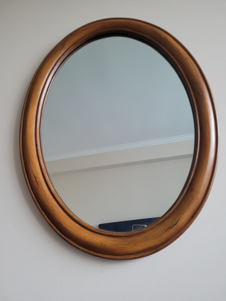 Oval mirror thumbnail
