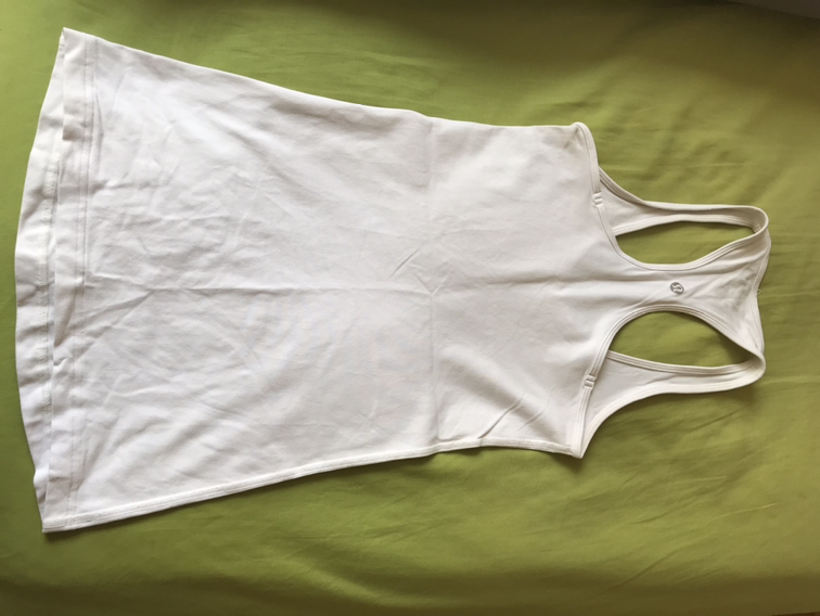 Lululemon sports top in white, size 6 image indicator(2)