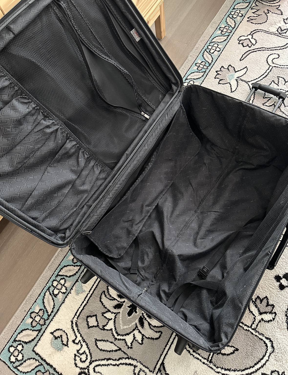 Suitcase - photo 2