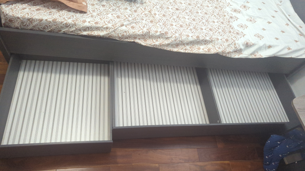 Hemnes IKEA queen's size bed - photo 2
