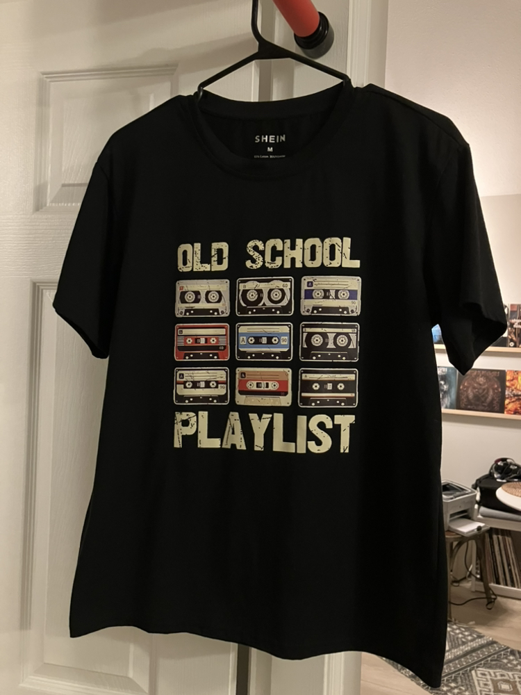Black t shirt thumbnail