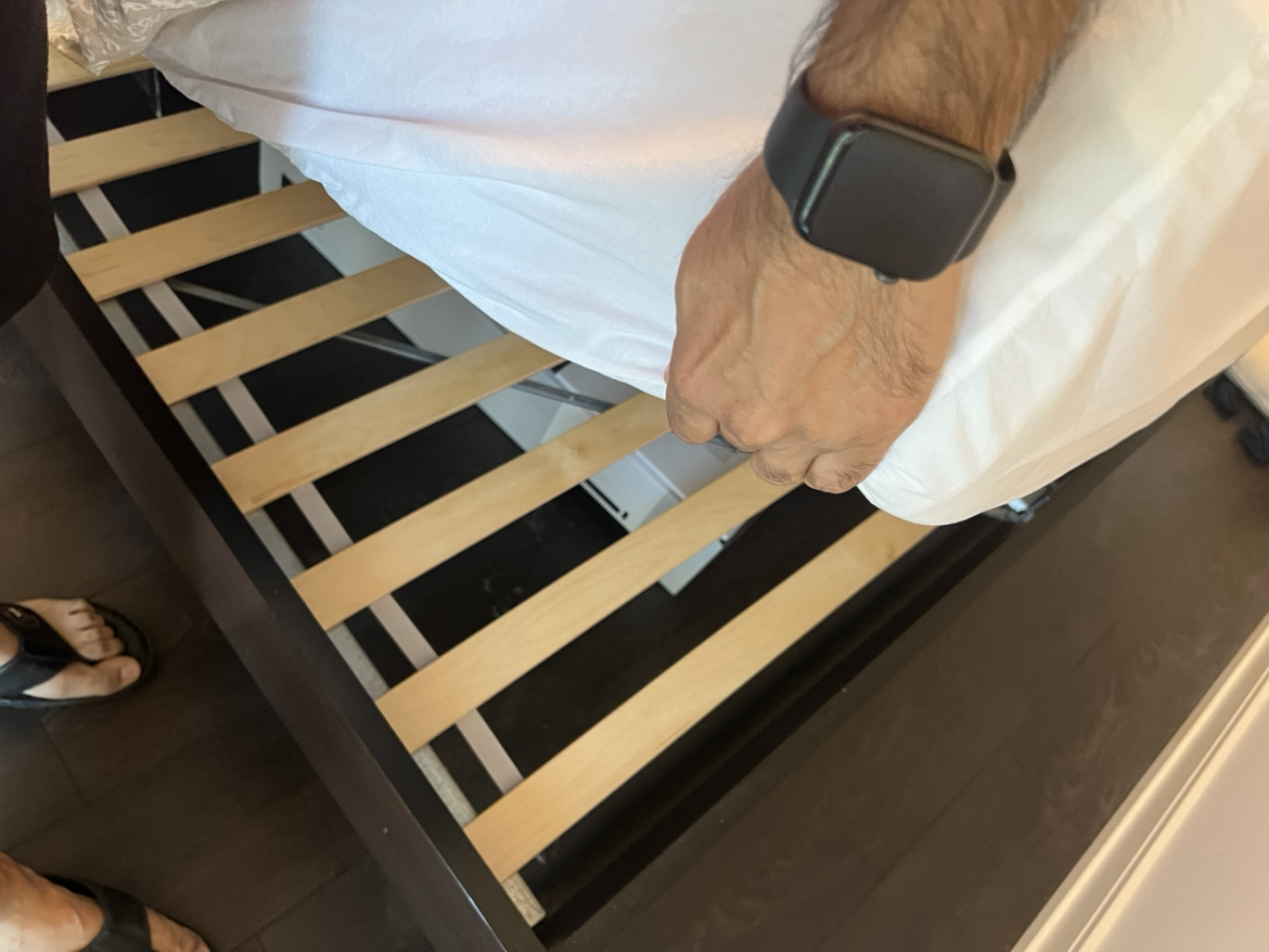 [Moving out] IKEA Trysil bed frame - Queen size image indicator(4)