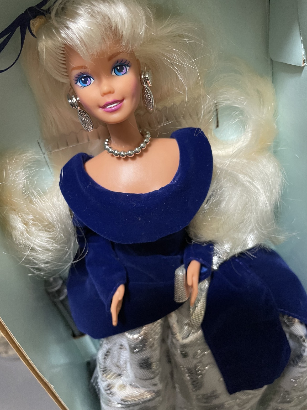 Special Edition Vintage Collector Barbie “Winter Velvet” image indicator(4)