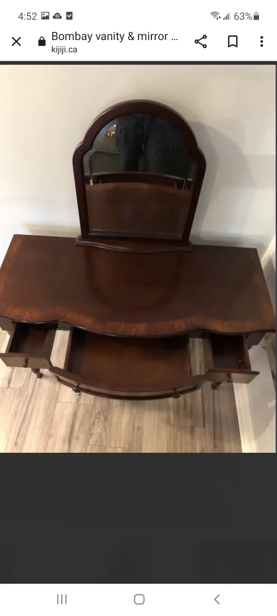 Vanity with mirror and chair - photo 2