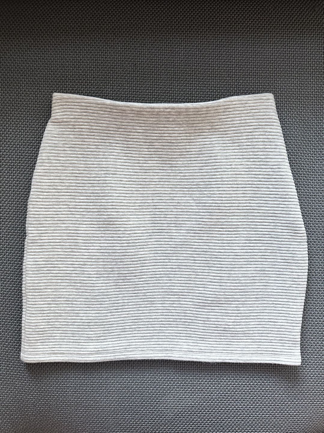 Aritzia Brand New Wilfred Pencil Skirt