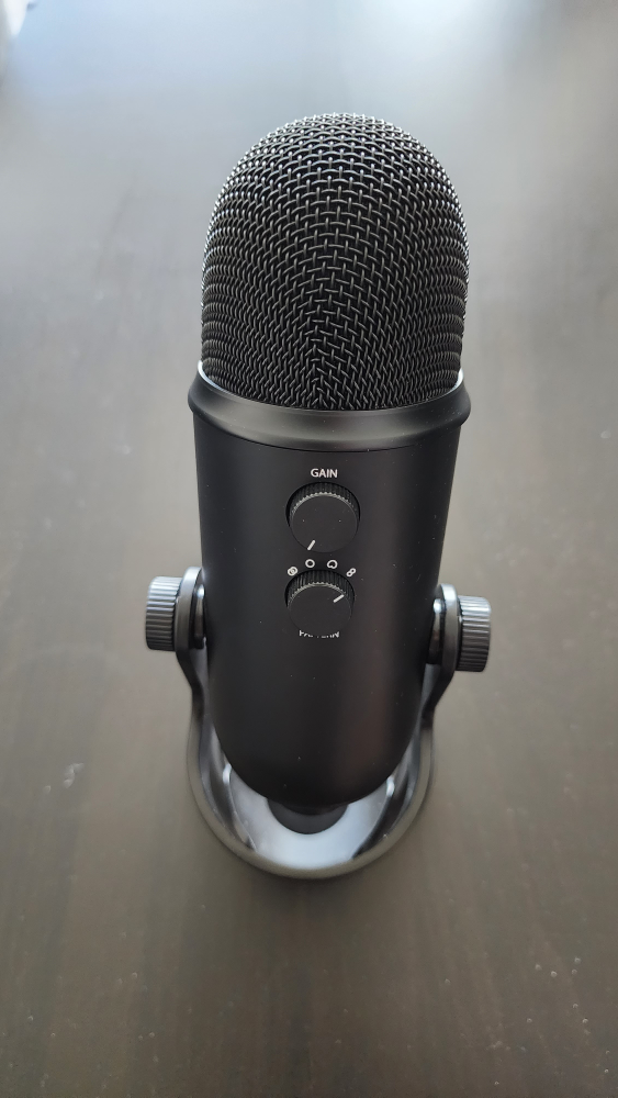 Blue Yeti Microphone (BLACK)