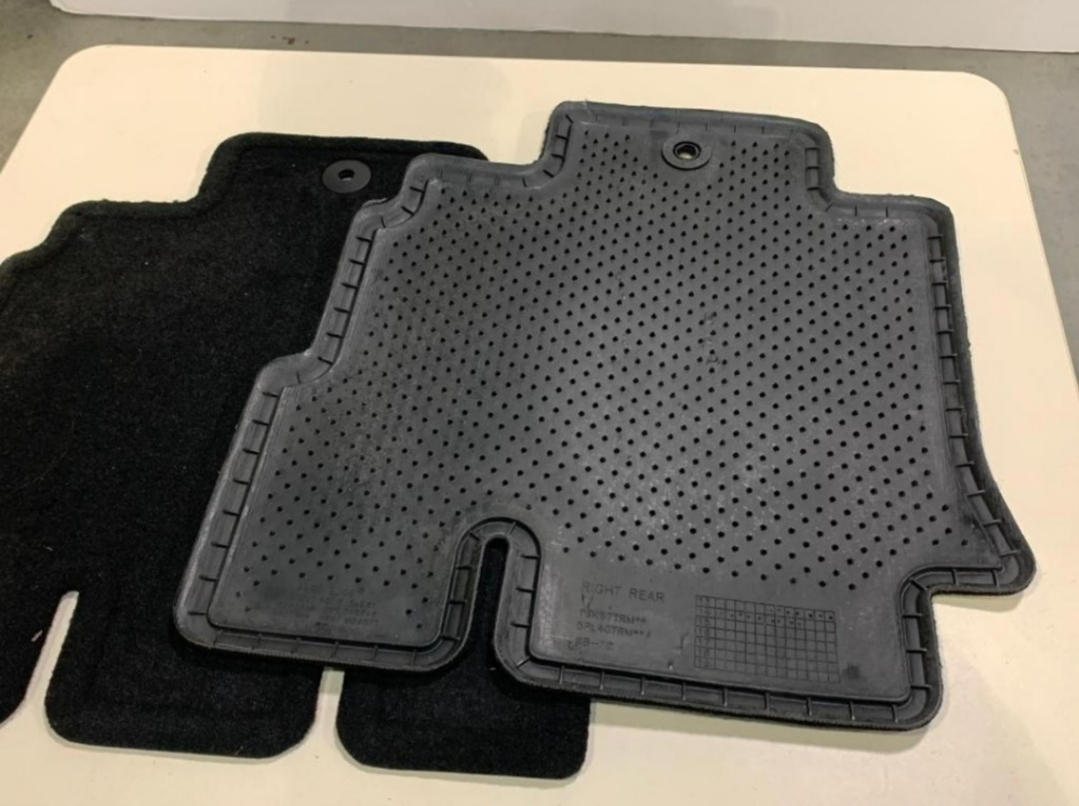 Jeep Wrangler Rear Floor Mats (Pair) 2014-18 BRAND NEW - photo 2