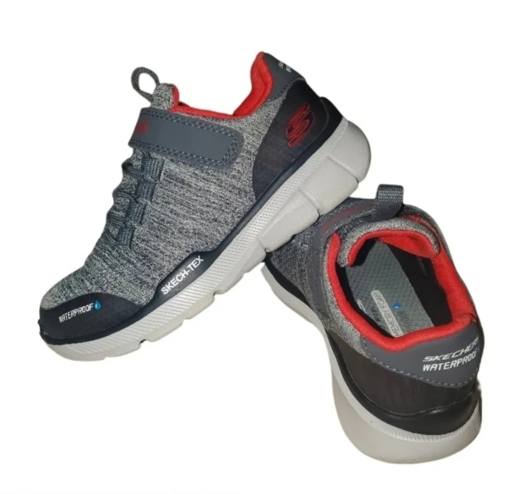 Skechers waterproof shoes size 11US KIDS image indicator(3)