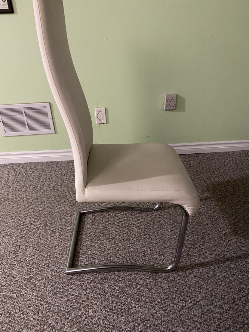 Six White Structube chairs - photo 4