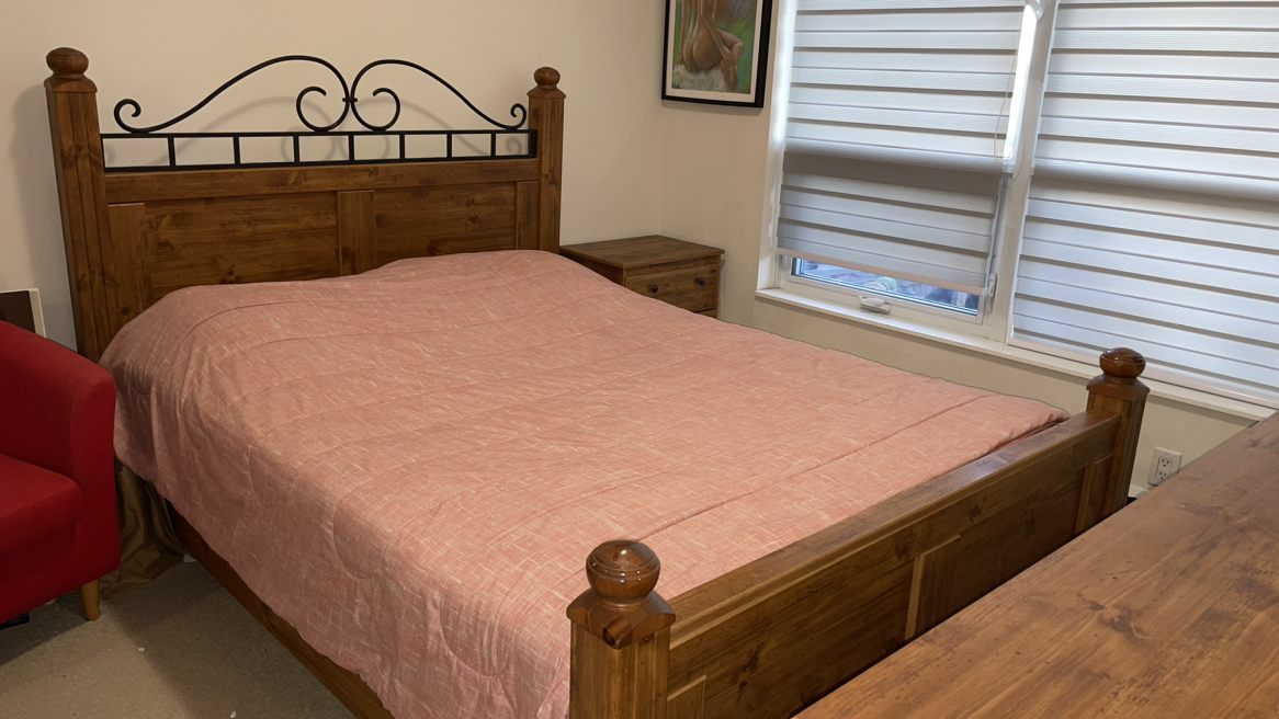 Queen Bed Set (Bed-Night Stand-Dresser-Mirror)