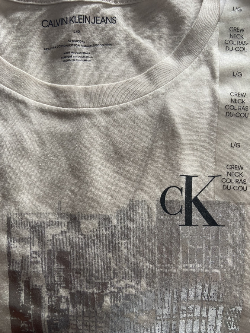 Calvin Klein Women’s Graphic T-shirt size L - photo 4