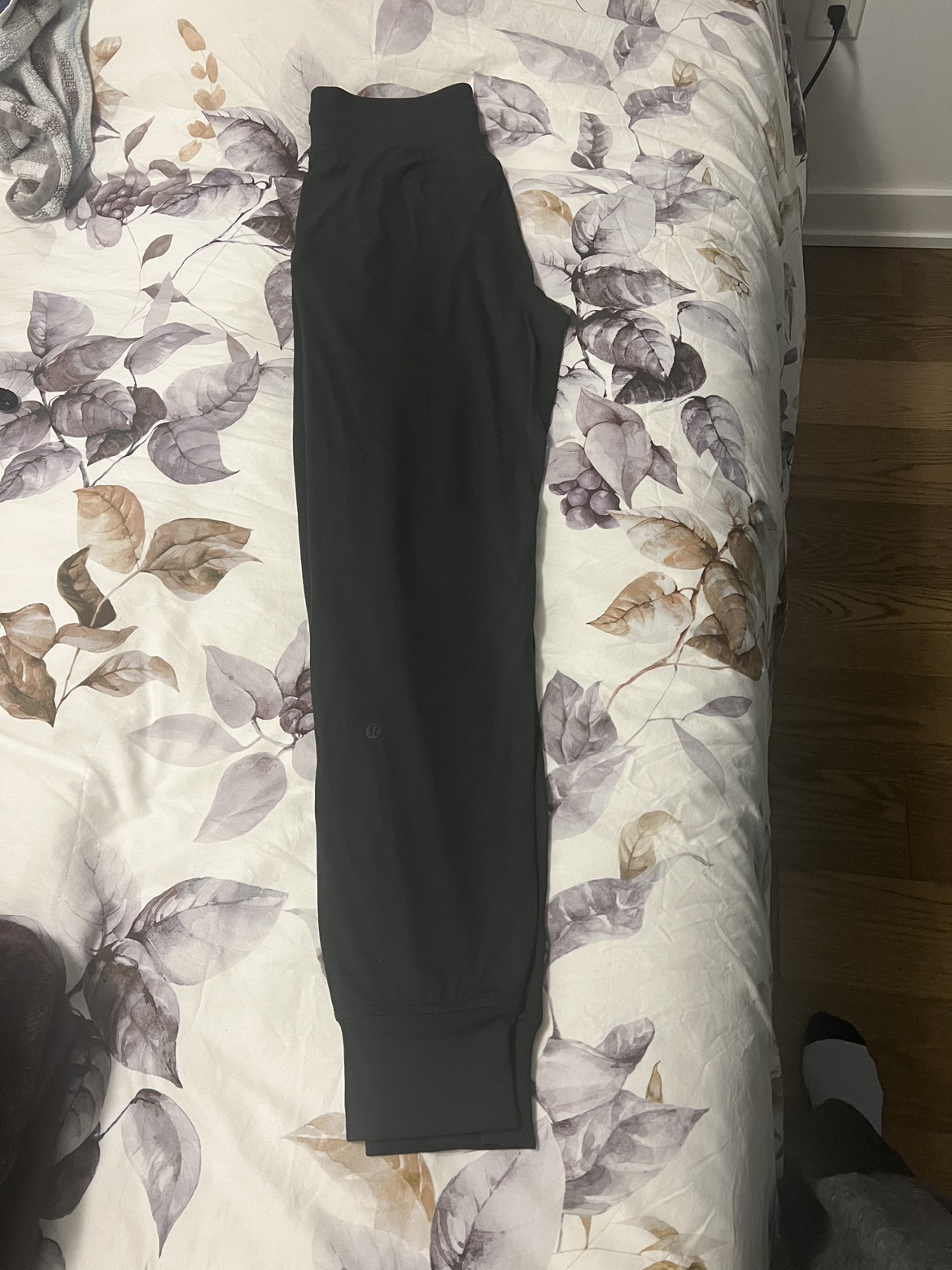 BRAND NEW Lululemon ready to rulu joggers size 4 - photo 3