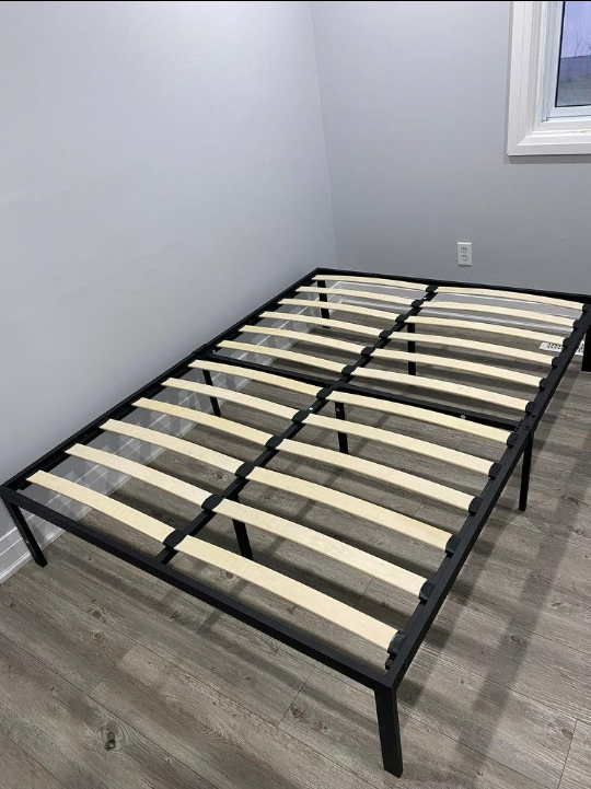 NEW Metal Platform Bed Frame Wood Slat Double Full Size