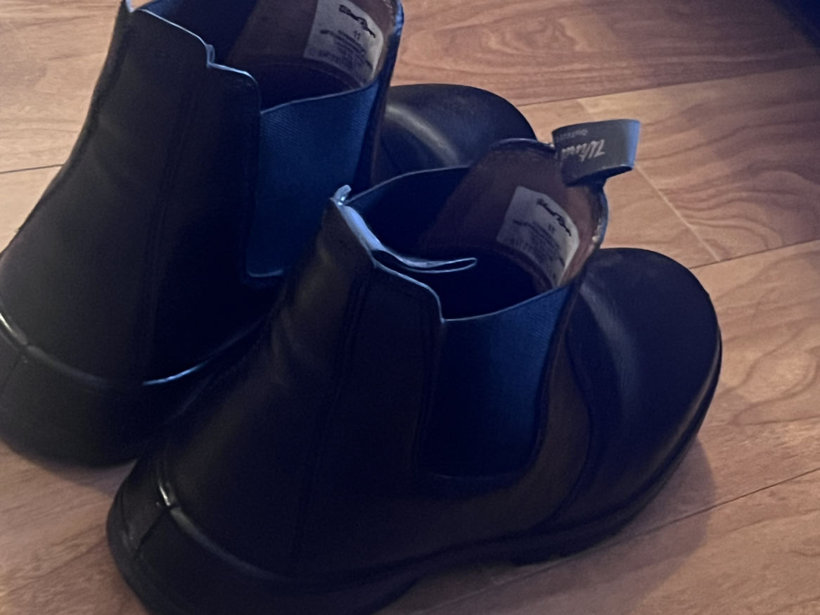 Winter boots size 11