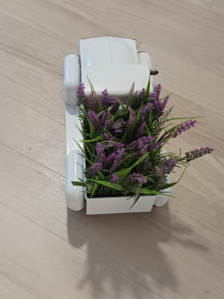 Vintage white metal decortaive truck with faux lavender flowers - photo 4