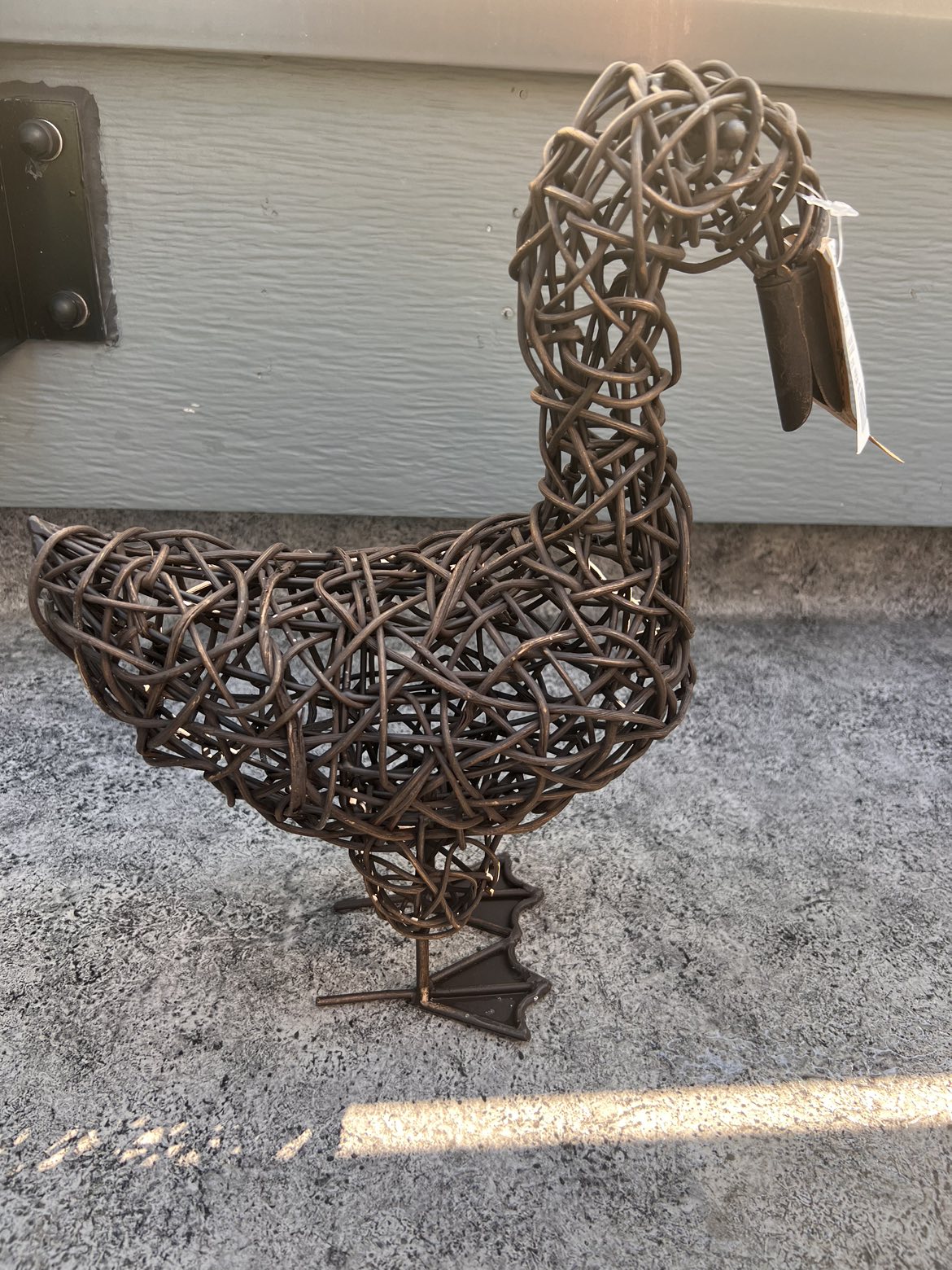 Metal duck lawn ornament