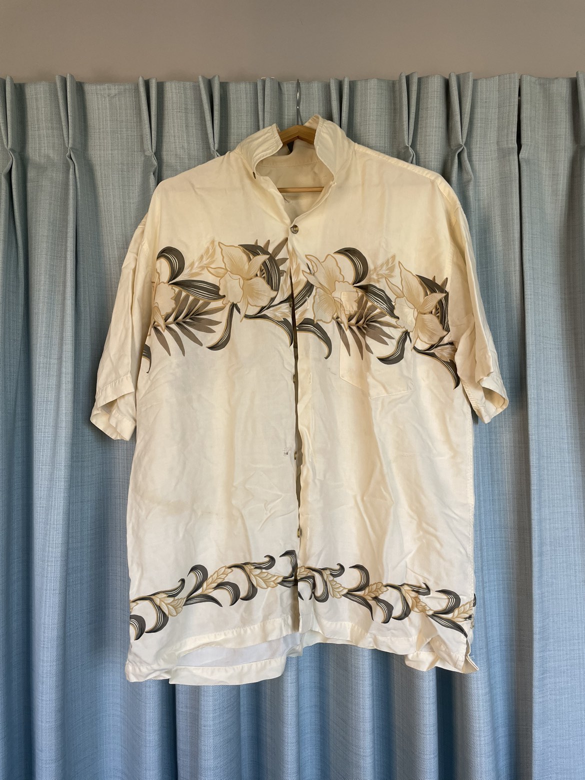 hawaiian shirt