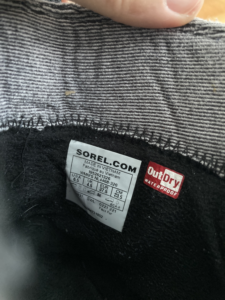 SOREL Women’s waterproof winter boots 6.5 image indicator(7)