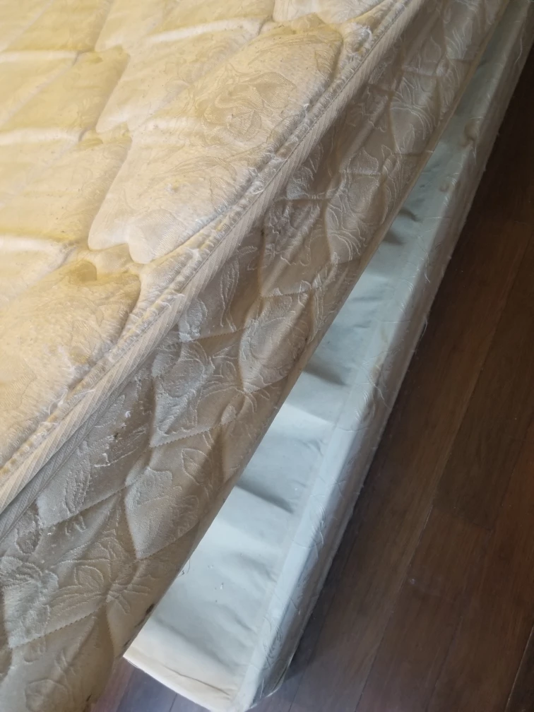 Big Mattress with box - photo 2