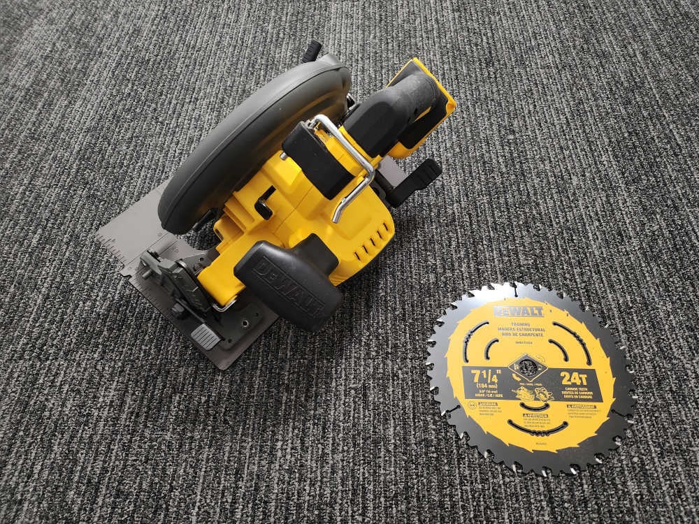 DEWALT FLEXVOLT 60V MAX BRUSHLESS, 7-¼" CORDLESS CIRCULAR SAW - photo 2
