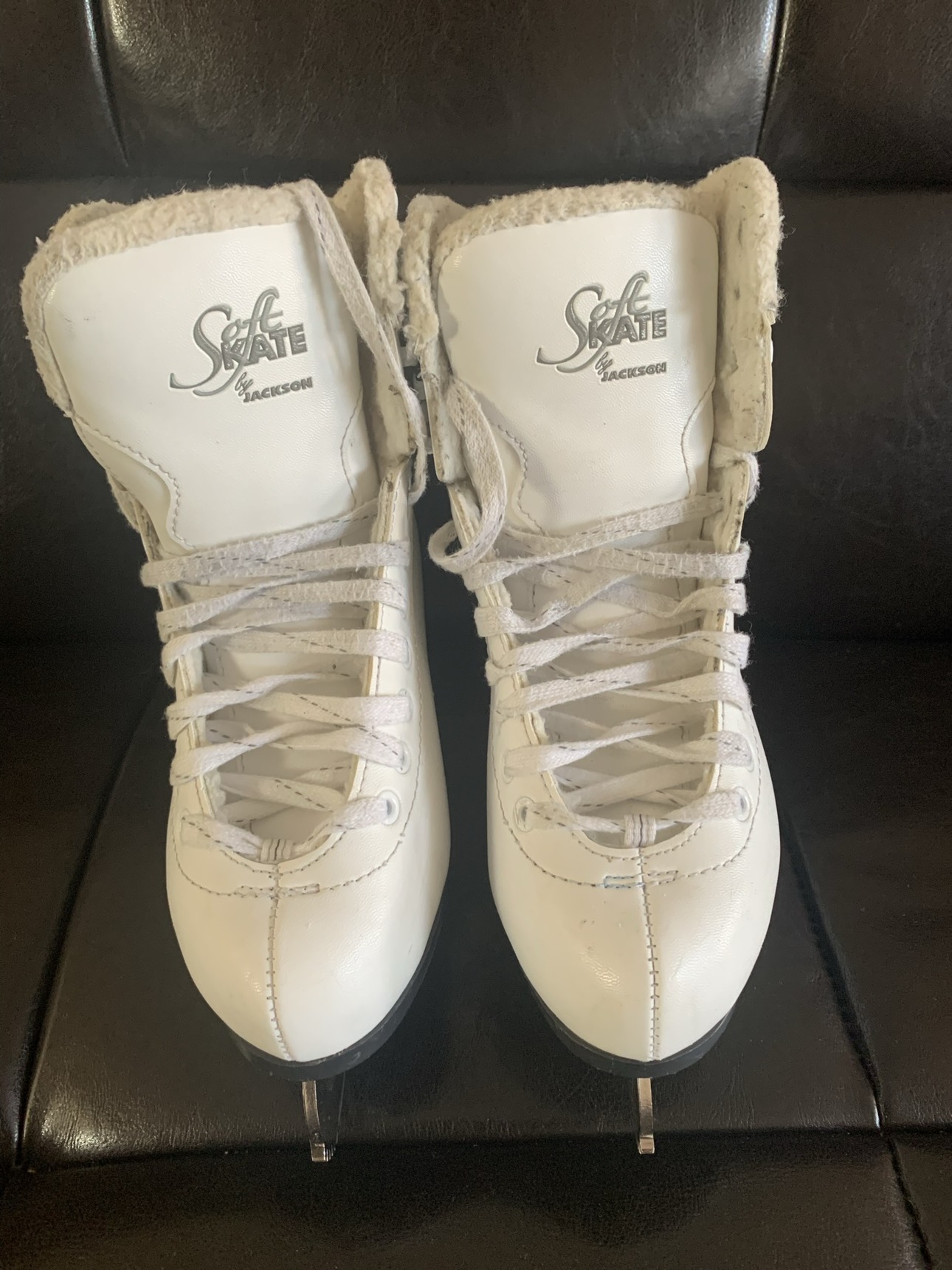 Ice skate shoe padded thumbnail
