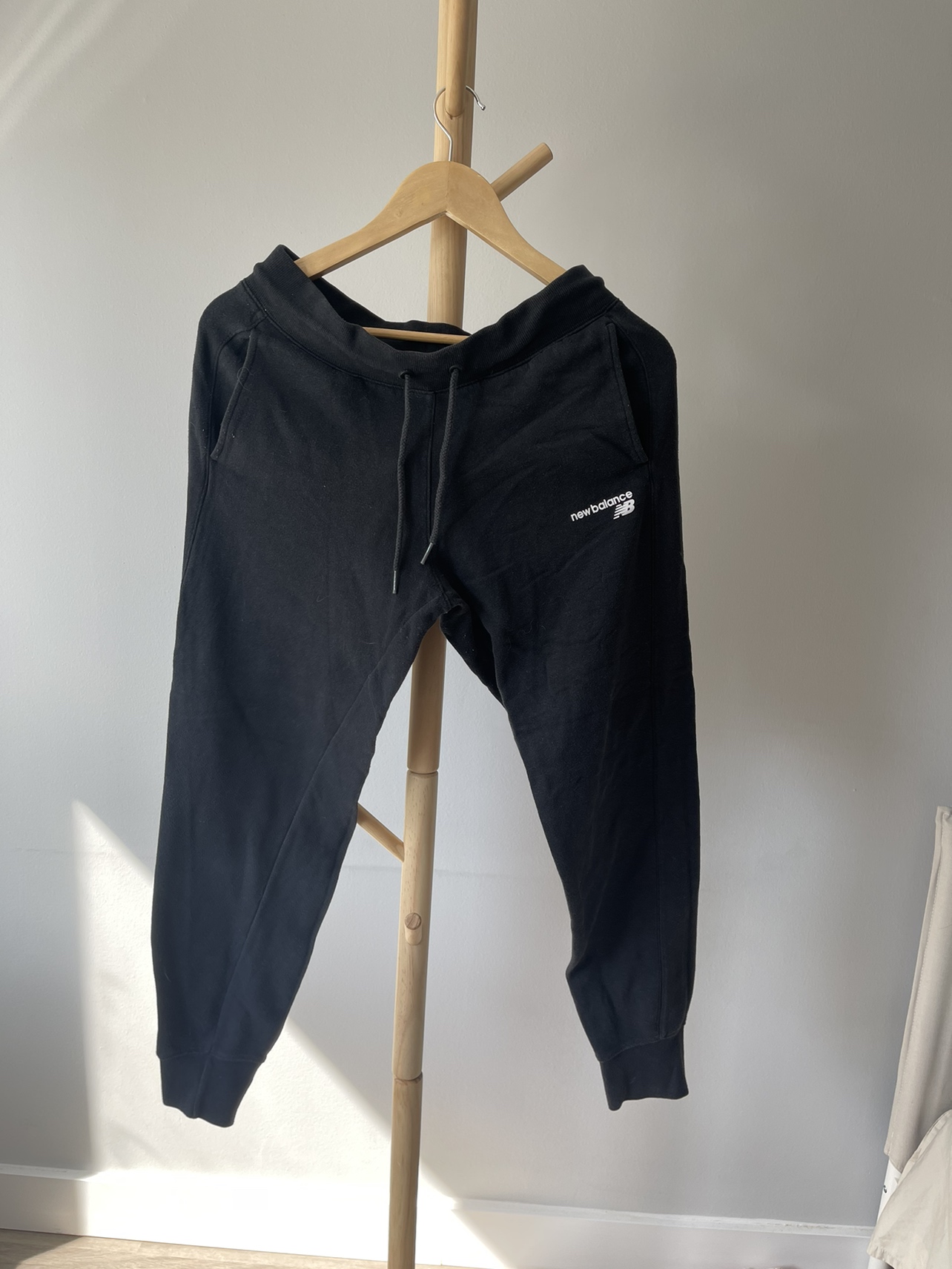 New balance sweatpants medium size thumbnail