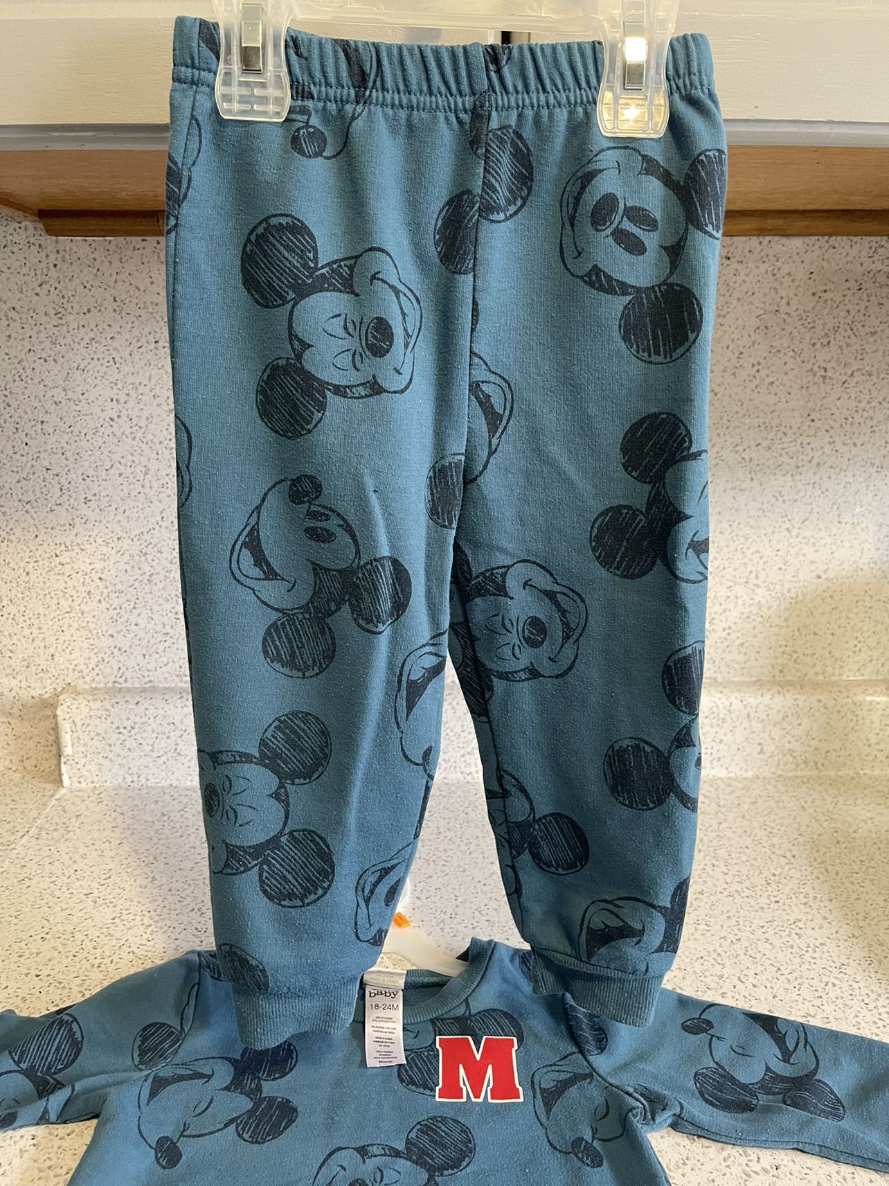 Set jogger pants and sweatshirt image indicator(6)
