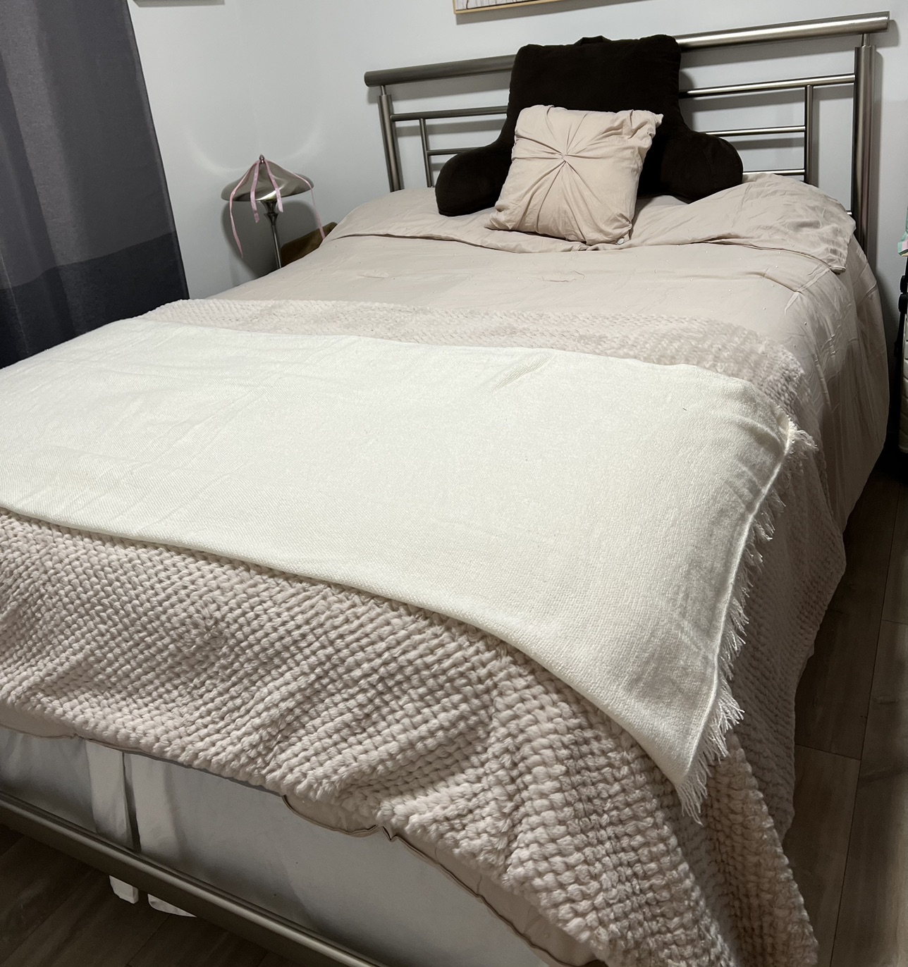 QUEEN BED Frame, Headboard and Bottomboard - photo 2